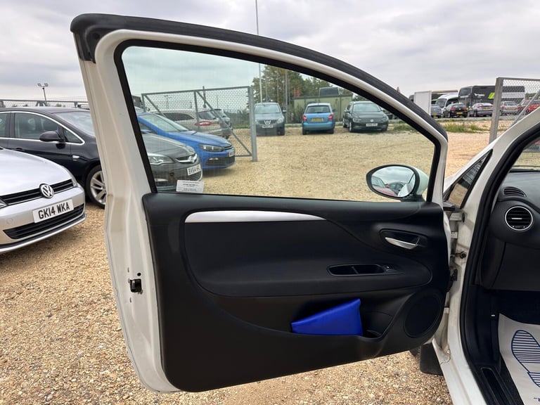 2015 Fiat Punto 1.2 Easy + Euro 6 3dr HATCHBACK Petrol Manual