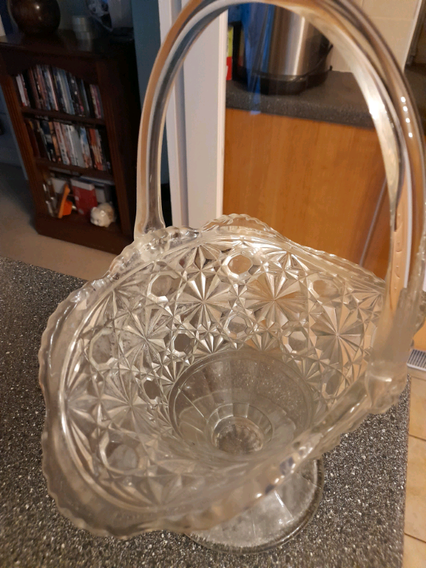 Glass bowl /dish with looping handle 