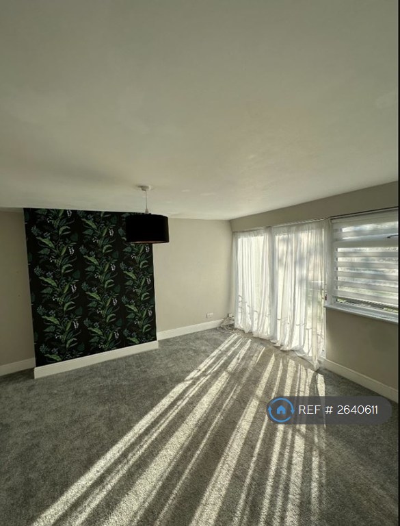 3 bedroom house in Long Riding, Basildon, SS14 (3 bed) (#2640611)