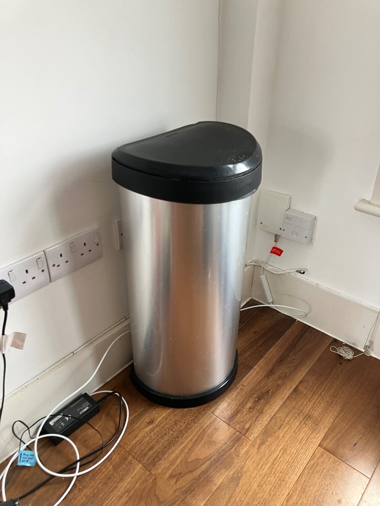 Free Curver Bin – collection only