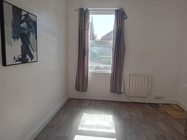 Studio flat with private bathroom 