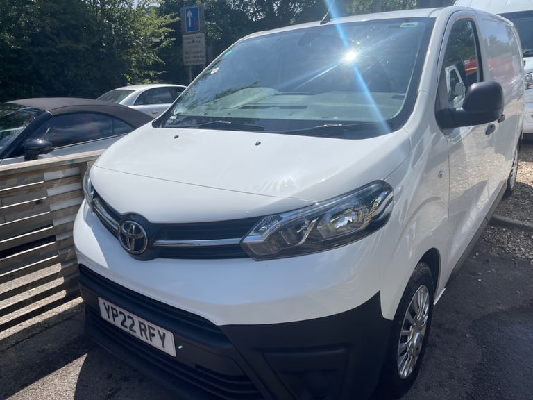 image for 2022 TOYOTA PROACE 1.5D 120PS MEDIUM ICON/AA REPORT/AIR-CON / DELIVERY AVAILBLE