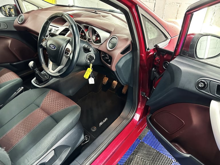 2011 Ford Fiesta 1.6 Titanium Hatchback 5dr Petrol Manual (134 g/km  118 bhp)