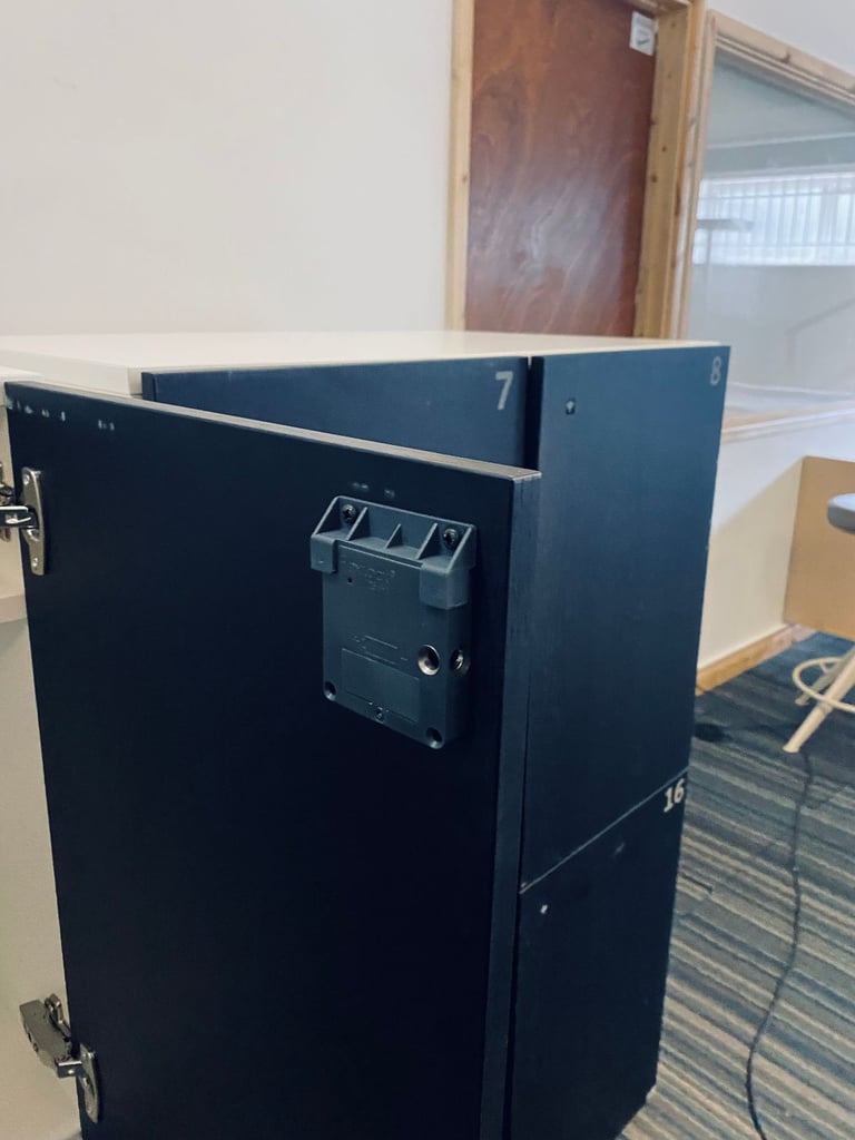 5x £700 each Black-White Storage lockers Smart Wireless Remote Keyless Electronic Access
