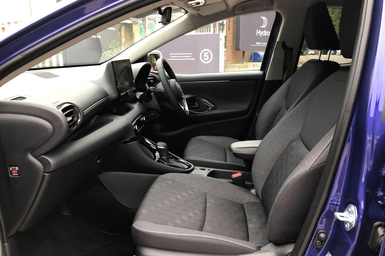 2025 Toyota Yaris 1.5 Hybrid Design 5dr CVT HATCHBACK PETROL/ELECTRIC Automatic