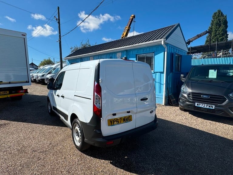 Ford Transit Connect 220 P/V L1 PANEL VAN AIR CON REVERSING CAMERA HOT WATER EUR