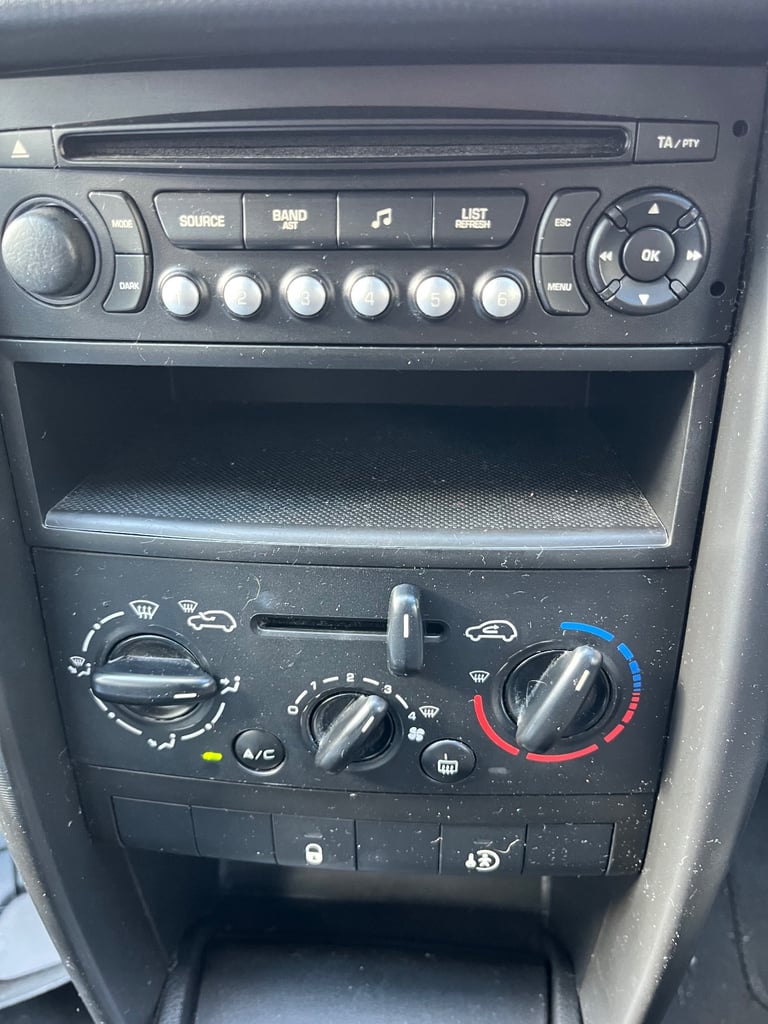 Peugeot, 207, Hatchback, 2007, Manual, 1360 (cc), 5 doors