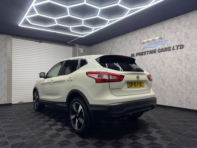 2016 Nissan Qashqai 1.2 DIG-T N-Connecta XTRON 2WD Euro 6 (s/s) 5dr HATCHBACK Petrol Automatic