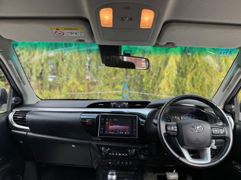 2018 Toyota Hilux 2.4 D-4D Invincible Auto 4WD Euro 6 (s/s) 4dr (TSS) PICK UP Diesel Automatic