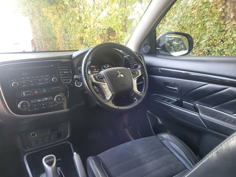  Mitsubishi Outlander 2.0h 12kWh GX3h CVT 4WD Euro 6 (s/s) 5dr Petrol/Electric Hybrid Automatic