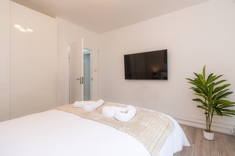 Bayswater ( W2 ) One Bedroom Apartment SHORT TERM LET near Hyde Park