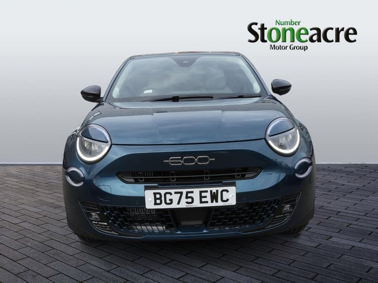  Fiat 600 600 La Prima 1.2 100hp Hybrid Edct-6 Petrol/Electric Hybrid Automatic