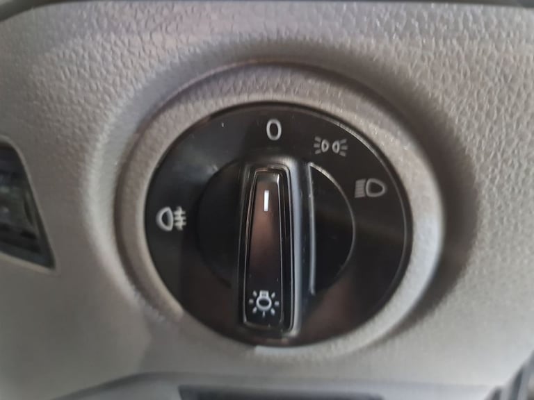 VOLKSWAGEN CRAFTER 2.0 TDI CR30 STARTLINE P/V FWD H/R 102 BHP MWB DIESEL