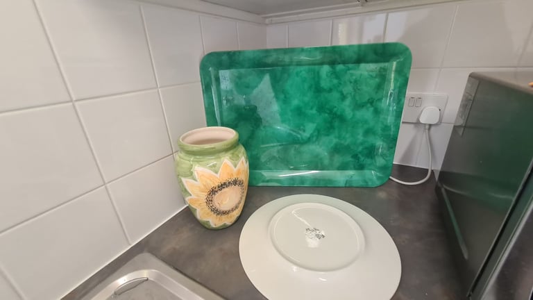 Flower vase-SUNFLOWER to collect London SW6 1UP