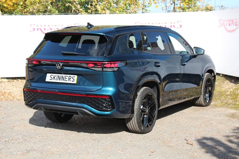 2025 Volkswagen Touran R-LINE ETSI DSG Estate Petrol Automatic