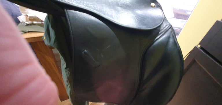 Monarch saddle