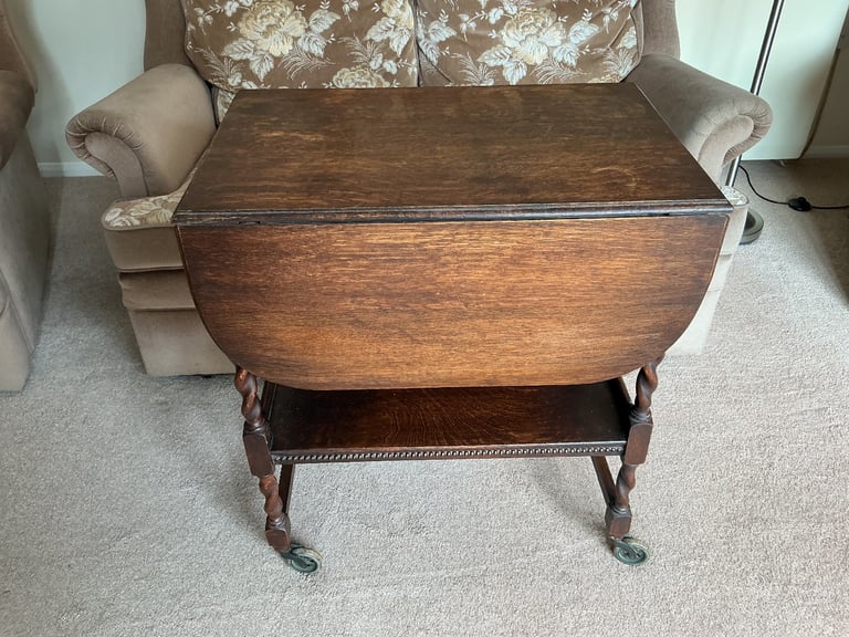 ANTIQUE OAK BARLEY TWIST DROPPED LEAF WHEELED TEA TROLLEY OCCASIONAL TABLE