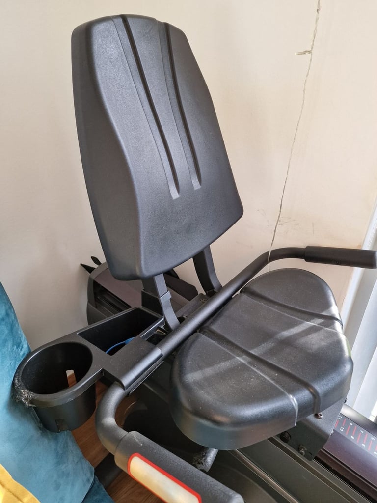 Life Fitness Indoor Stationary Bike Cycle recumbent with Backrest