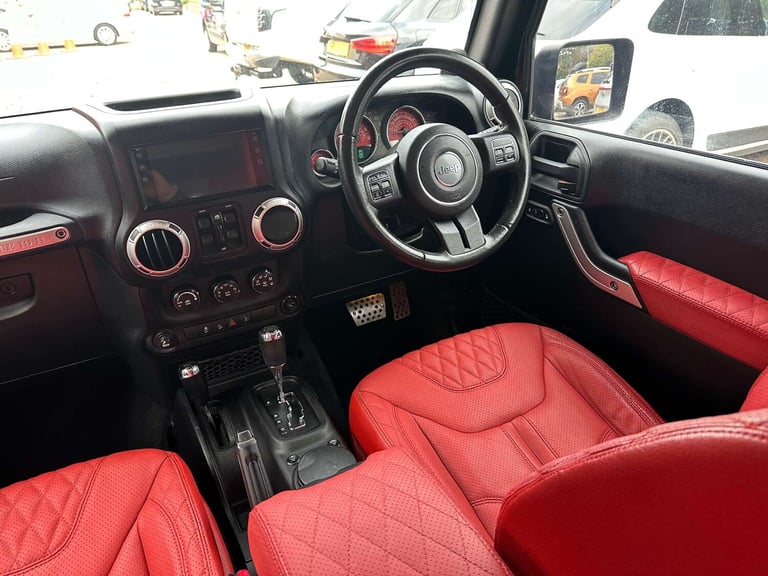 2013 Jeep Wrangler 2.8 Wrangler Sahara Unlimited CRD 197 Auto 4WD 4dr SUV Diesel Automatic
