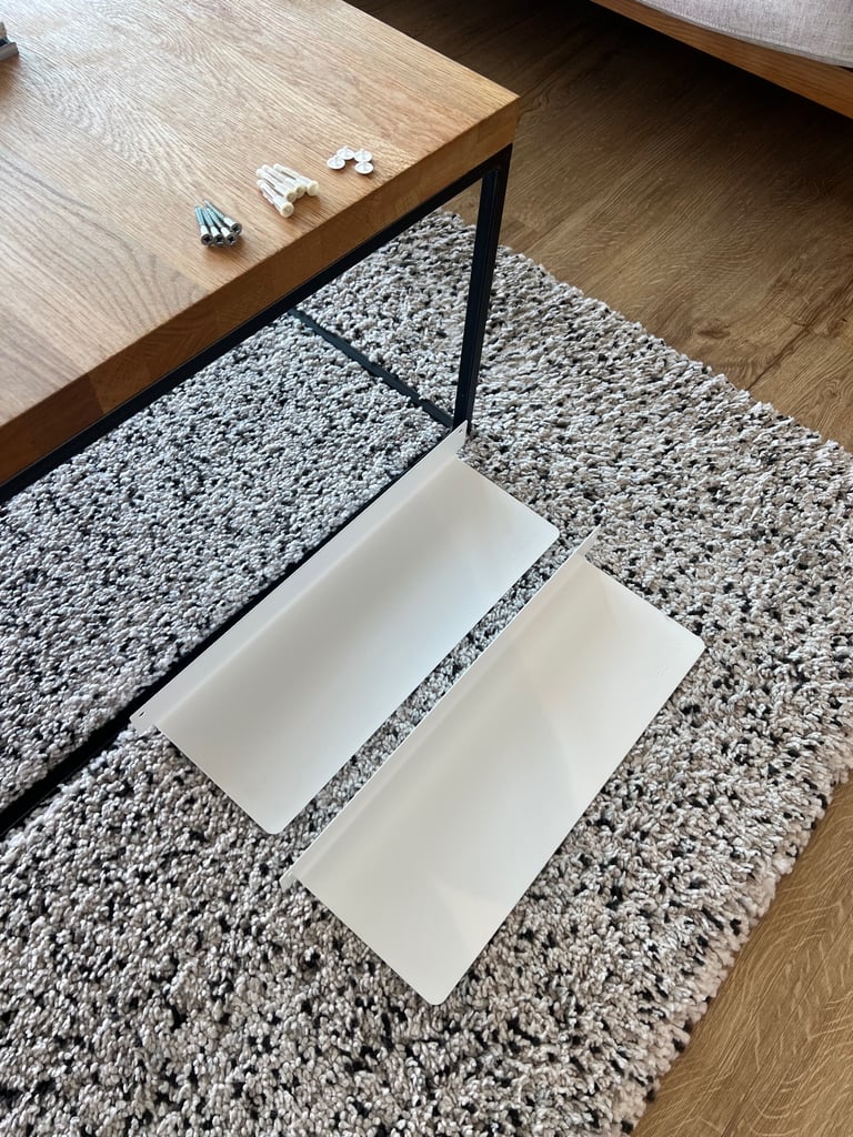 image for £20: 2 x Floating Shelf (Metal, White, £68 RRP)