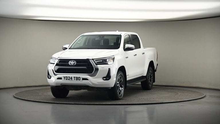 2024 Toyota Hilux 2.8 D-4D Invincible Pickup Double Cab 4dr Diesel Auto 4WD Euro 6 (s/s) (204 Pic...