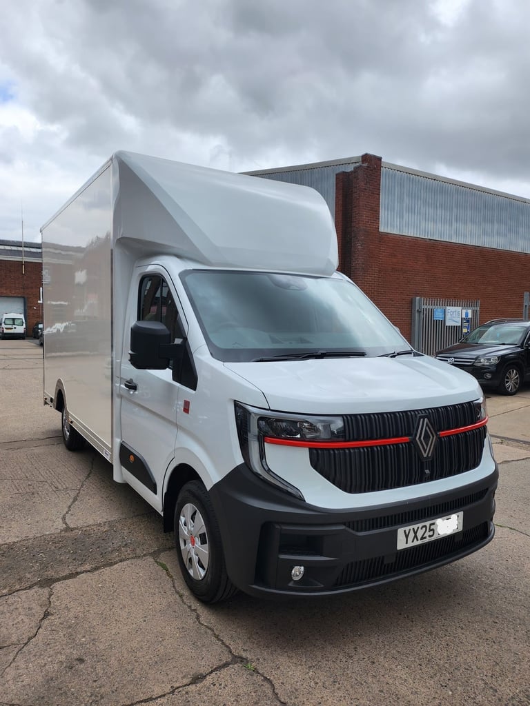 image for RENAULT MASTER 4.8 METER LO LOADER LUTON VAN 75 REG **(BRAND NEW MODEL)**