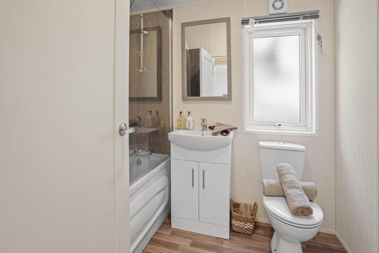 BRAND NEW STATIC LODGE FOR SALE ON BROADLAND SANDS HOLIDAY PARK 