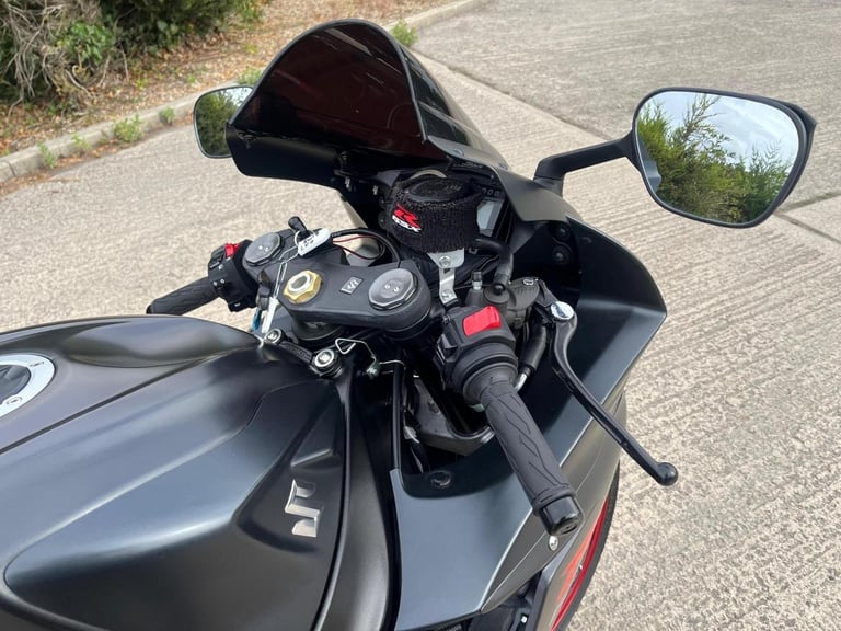 2017 17 SUZUKI GSXR 600 L7 GSXR600 SPORTS 600 SUPERSPORT BLACK - 5k MILES ONLY