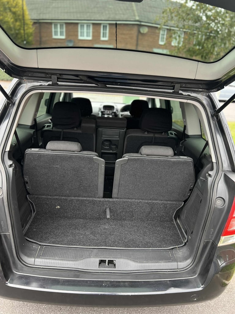 2014 Vauxhall Zafira 111k Miles, Long MOT & Ulez Free