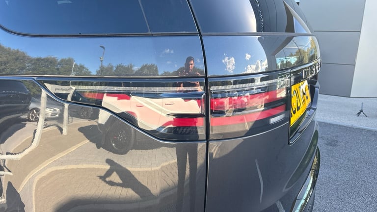 2021 Land Rover Discovery 3.0 D300 R-Dynamic HSE 5dr Auto Diesel Station Wagon Station Wagon Dies...