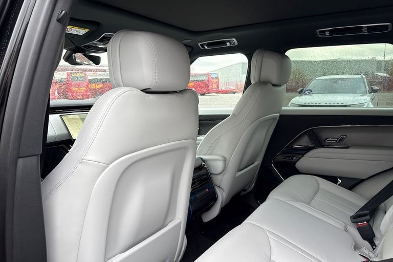 2025 Land Rover Range Rover Sport 3.0 D300 MHEV SE Auto 4WD Euro 6 (s/s) 5dr SUV Diesel Automatic