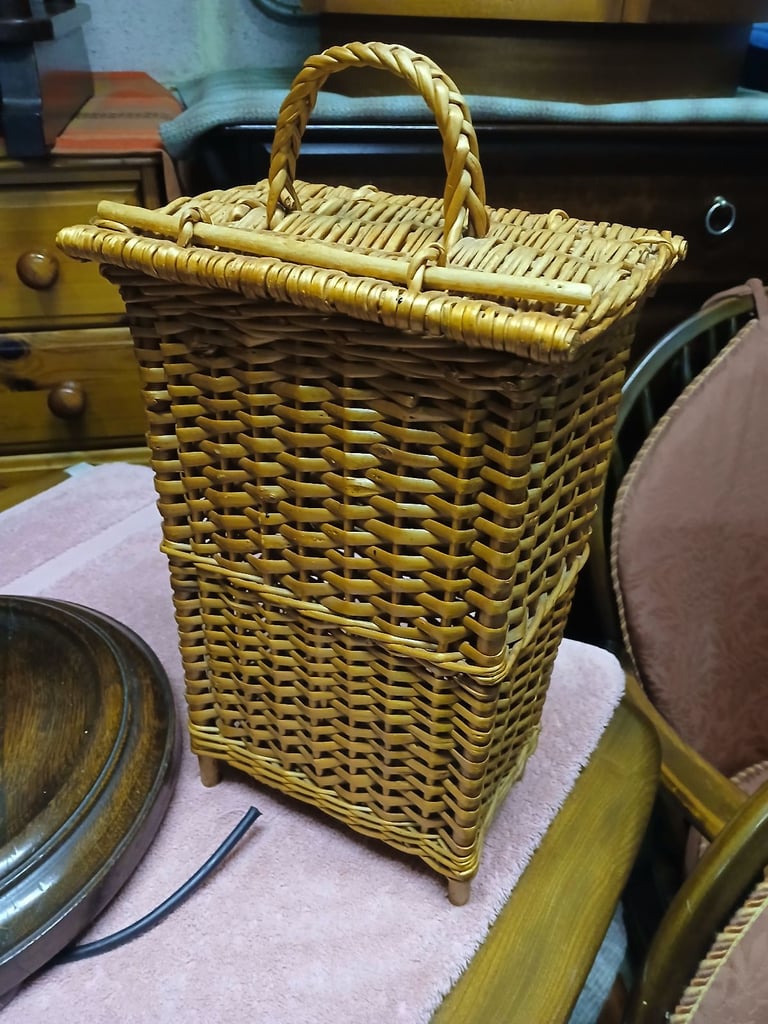 Lovely Wicker Wine 🍷 Bottle Holder 