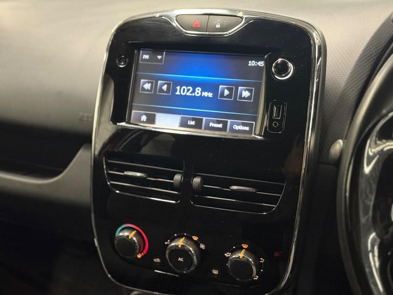 2014 Renault Clio 1.2 16V Dynamique MediaNav 5dr HATCHBACK PETROL Manual