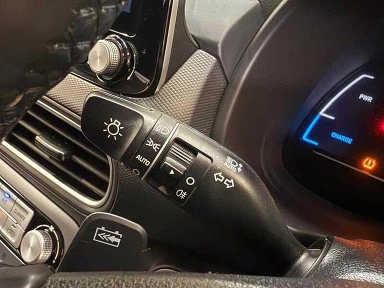 2020 Hyundai KONA 64kWh Premium SUV 5dr Electric Auto (7kW Charger) (204 ps) HATCHBACK Electric A...