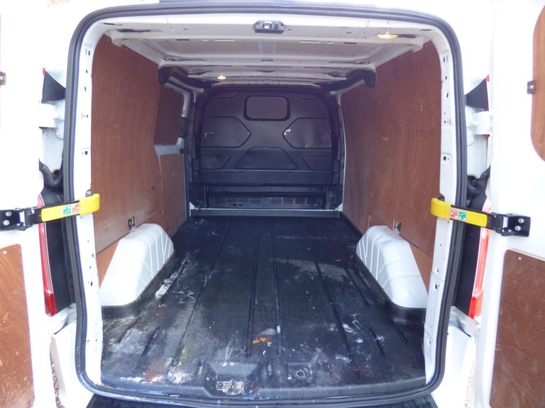 FORD TRANSIT CUSTOM 2.0 300 EcoBlue Trend AUTOMATIC **ALSO COMES WITH 15 MONTHS