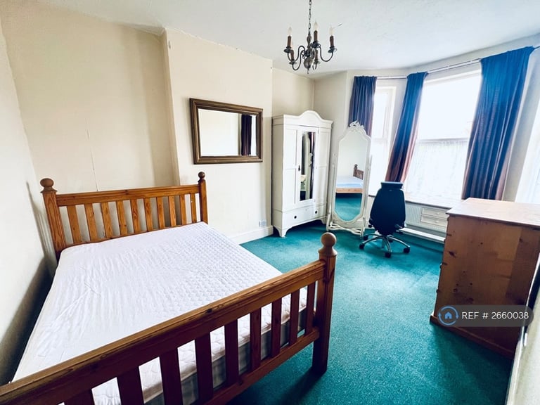 5 bedroom house in Leicester Street, Leamington Spa, CV32 (5 bed) (#2660038)