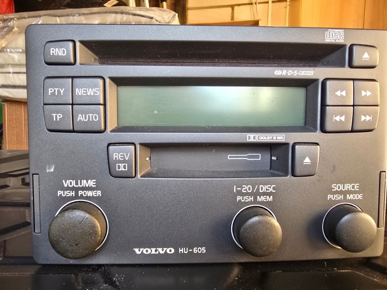 image for Volvo car stereo HU-605