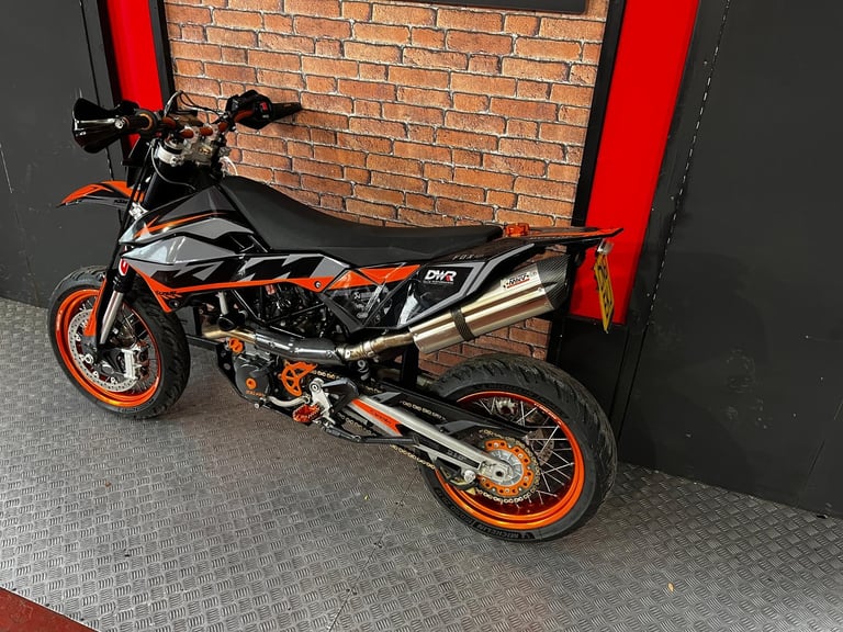 2012 KTM 690 SMC LOTS OF EXTRAS