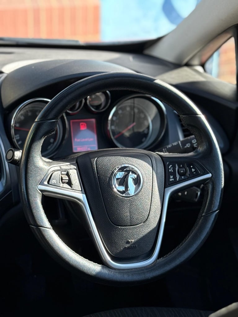 2014 Vauxhall Astra GTC 1.4T 16V Sport Euro 5 (s/s) 3dr HATCHBACK Petrol Manual