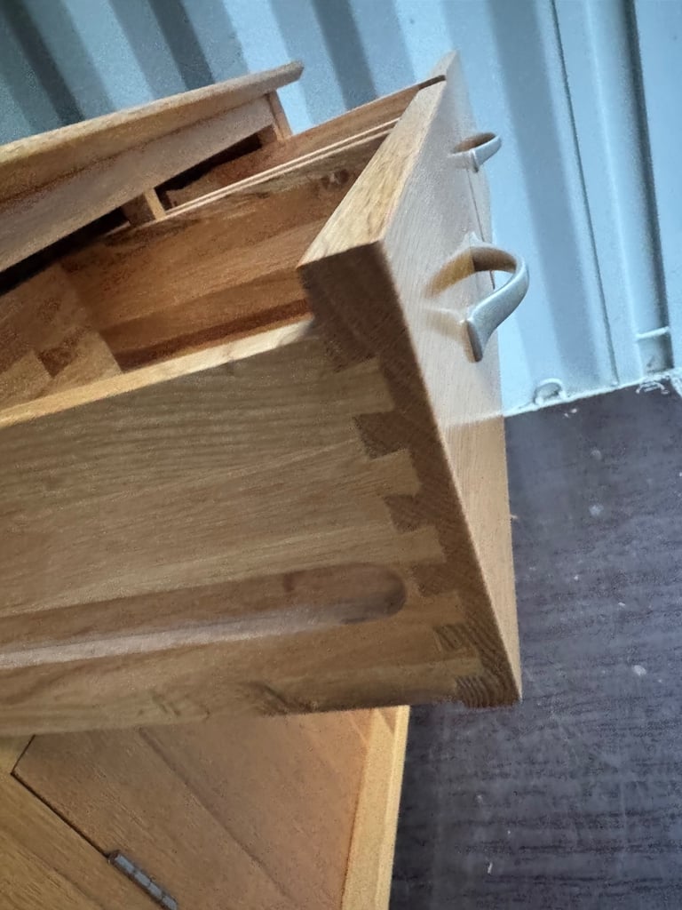 Solid oak sideboard Possible Delivery 