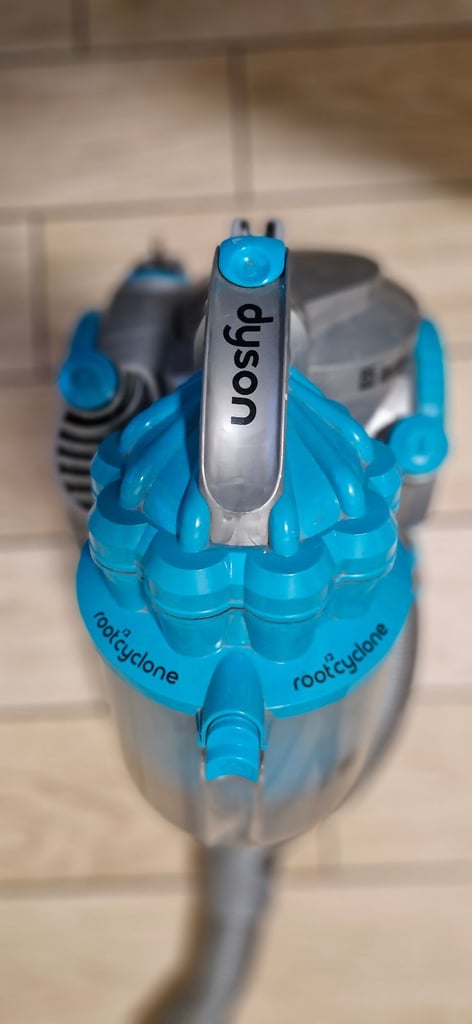 Dyson root cyclone 12 hoover