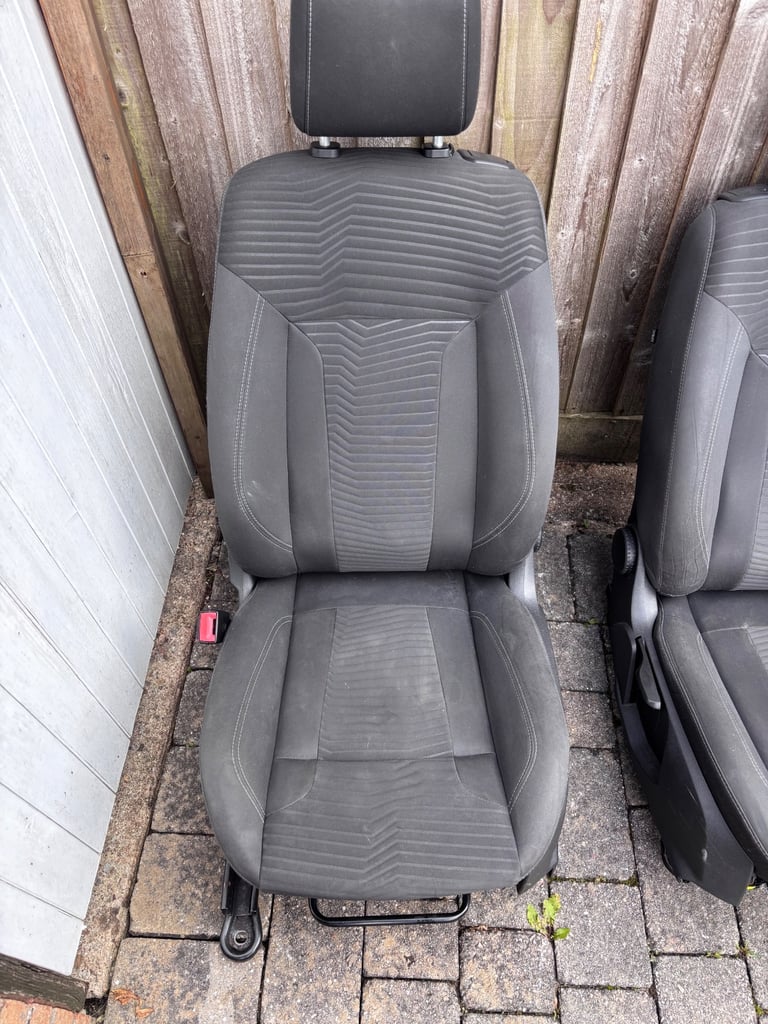 Ford fiesta car seats full set 