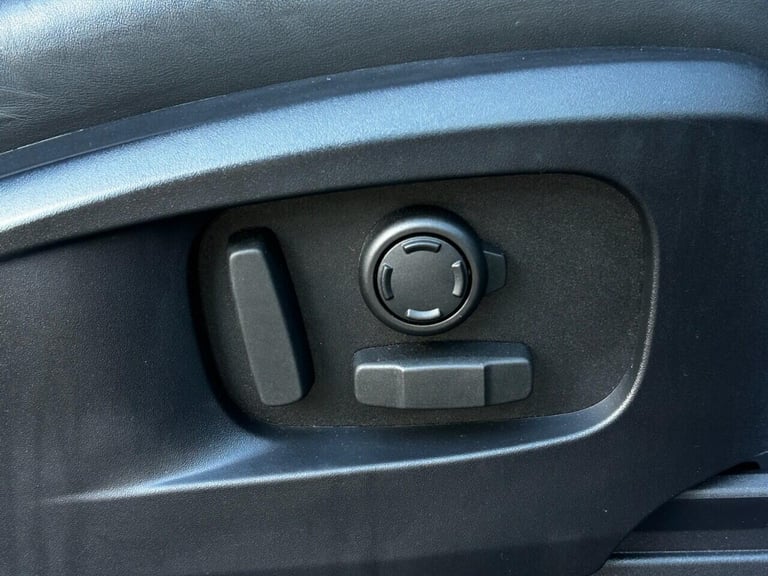 2023 Land Rover Defender 3.0 D250 Hard Top HSE Auto PANEL VAN DIESEL Automatic