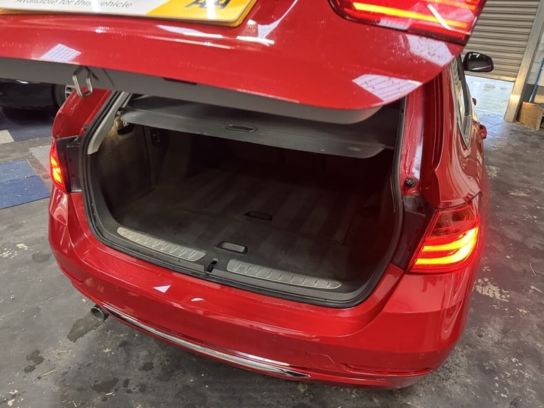 2012 BMW 3 Series 2.0 320D LUXURY TOURING 5DR Automatic Estate Diesel Automatic