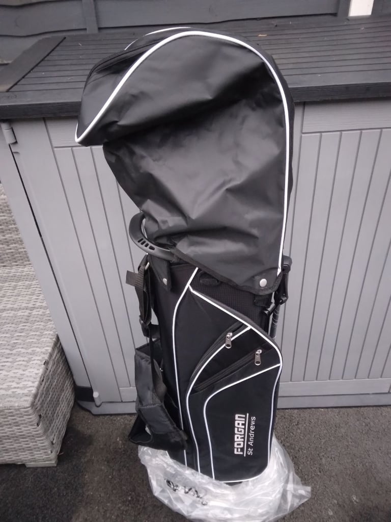 image for BRAND NEW golf carry bag with rain hood