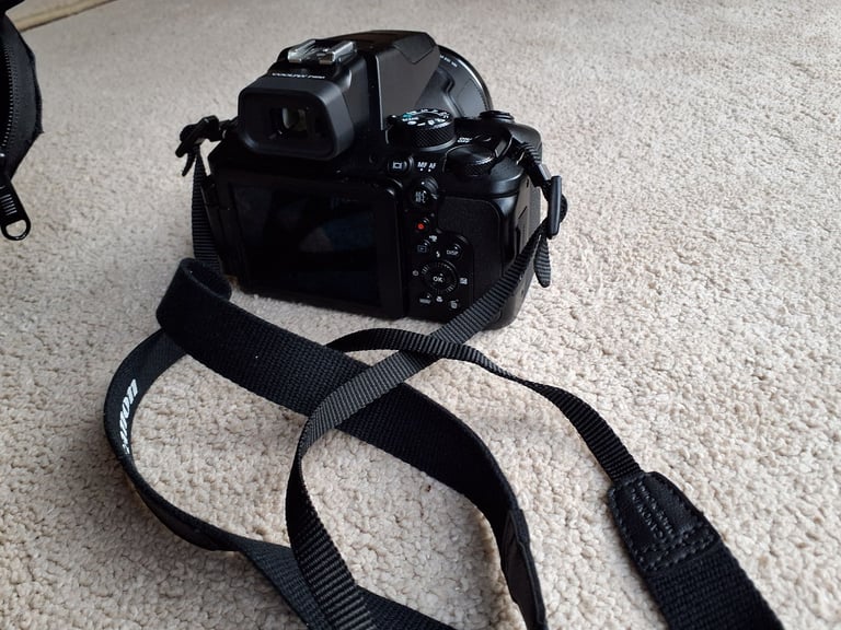 Nikon COOLPIX P950 Camera 16MP Compact Premium, Zoom 83x, nearly new.