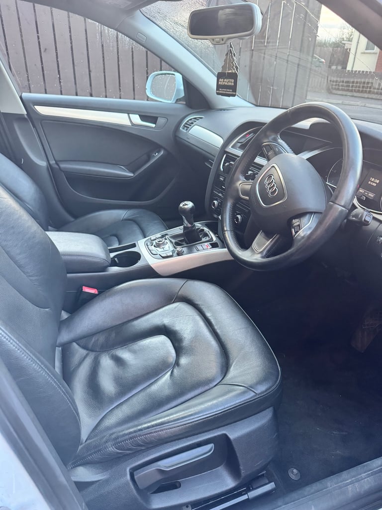 Audi, A4, Saloon, 2014, Manual, 1968 (cc), 4 doors