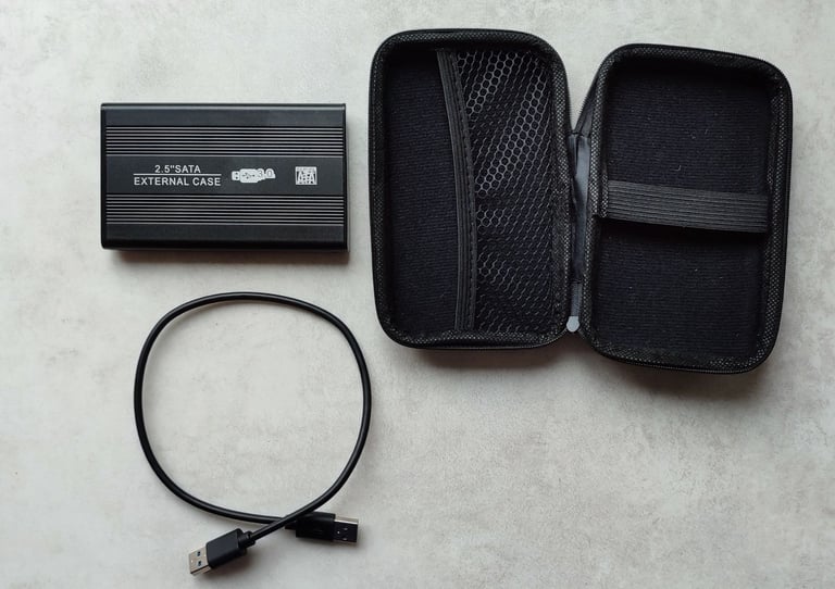 image for 500GB 2.5 Inch USB 3.0 External backup hard drive with carry case