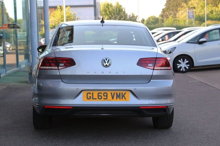 2019 69 VOLKSWAGEN PASSAT 1.6 TDI SE NAV SALOON 4DR DIESEL DSG EURO 6 (S/S) (120