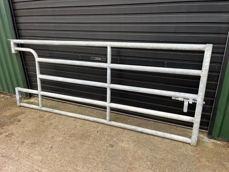 10ft Galvanised Cattle Gate (Tractor)